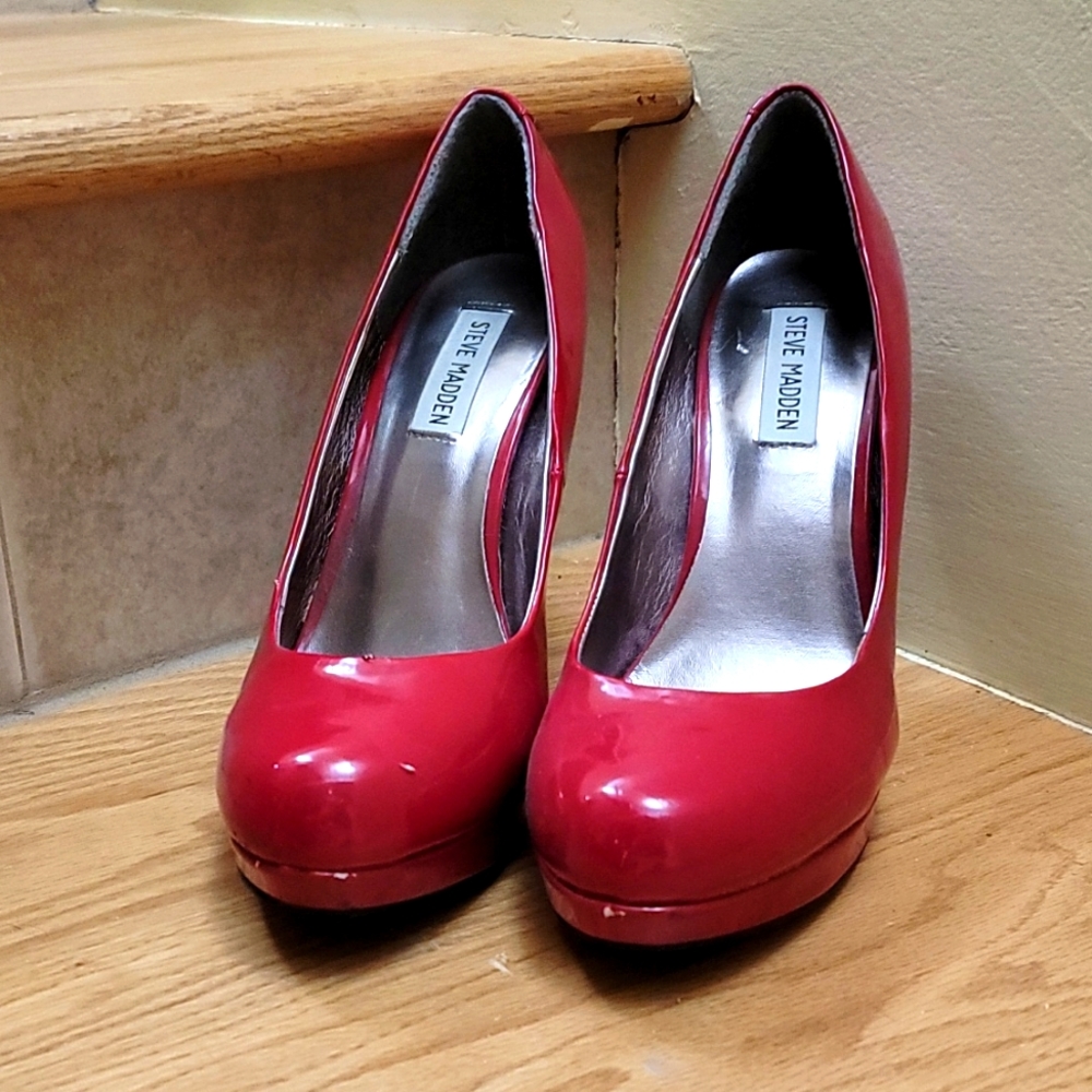 Red Steve Madden Pumps size 9